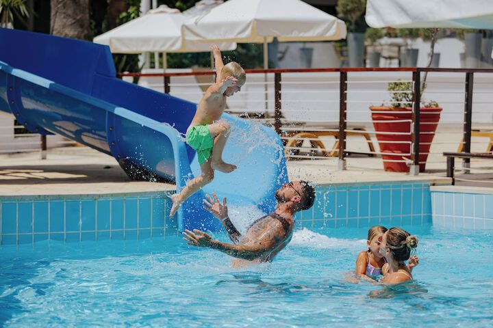 Hotel with Pool