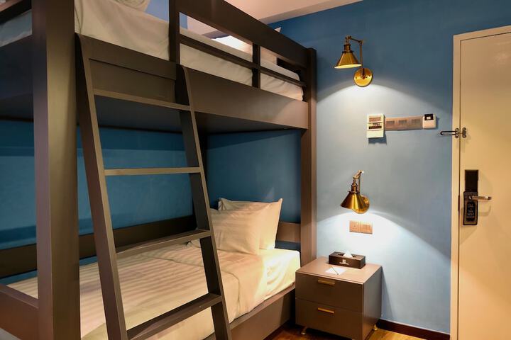 Room 15 of 36