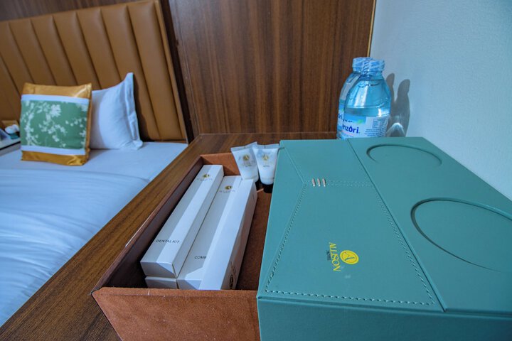 Room 18 of 139