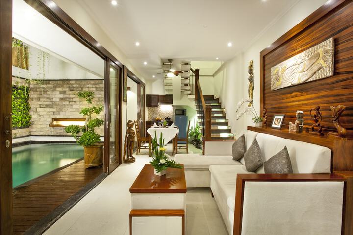Room 4 of 83