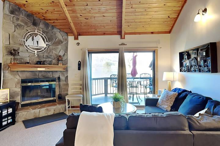 Sunplace 02 by Taylor Made Deep Creek