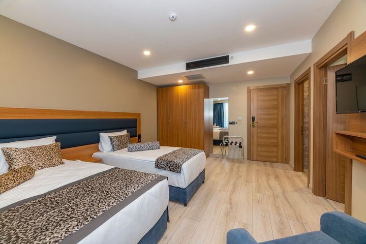 Room 19 of 32