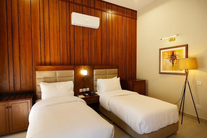 Room 8 of 27