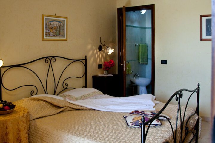 Room 3 of 41