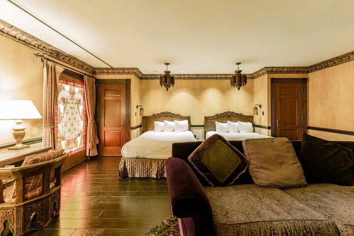 2 Queen Beds (23 of 23)