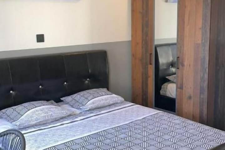 Room 3 of 6