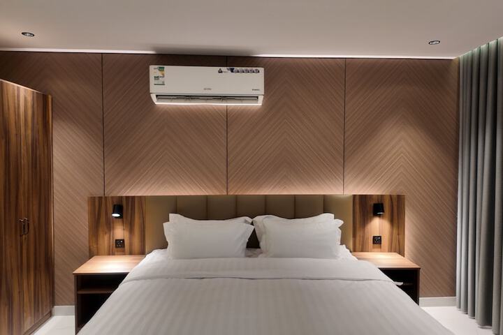 Room 7 of 16