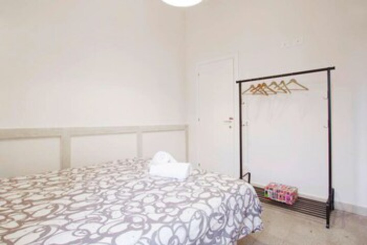 Room 10 of 23