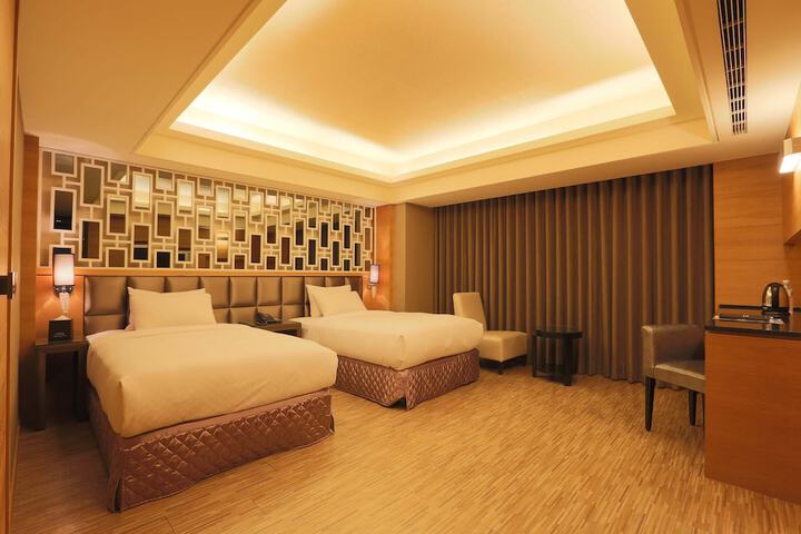 Room 7 of 15