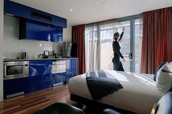 Room 21 of 38
