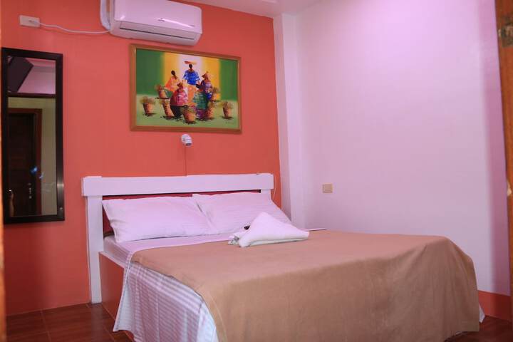 Room 4 of 122