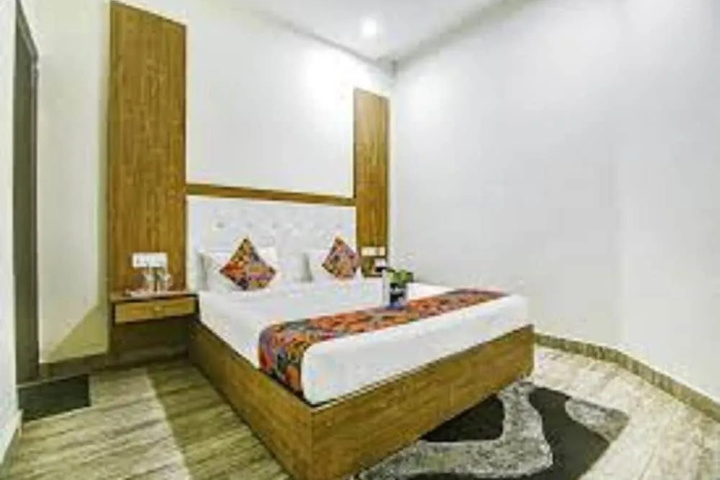 Room 3 of 14