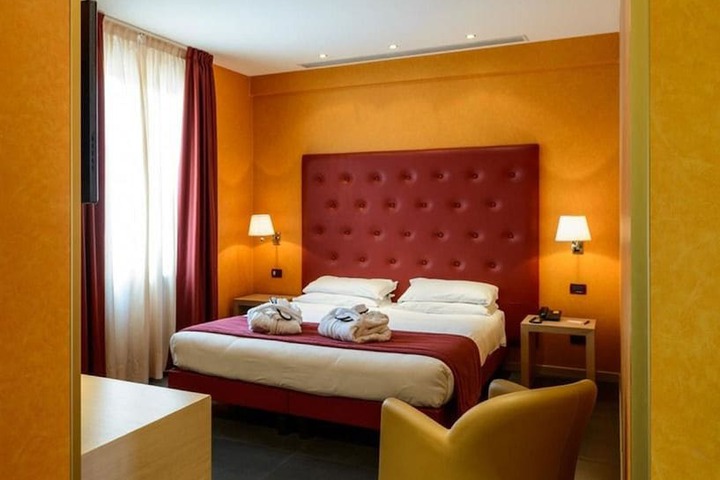 Room 19 of 68