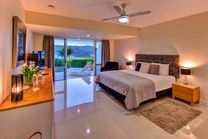 Room 7 of 25