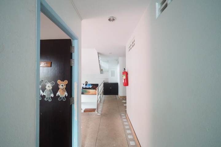 Ballroom/Hall 19 of 22