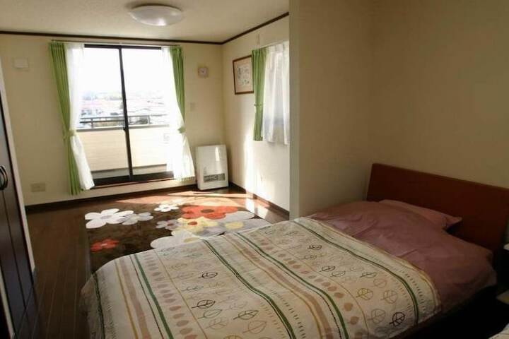 Room 2 of 36