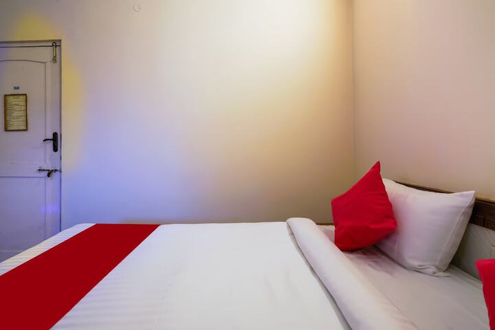 Room 12 of 36