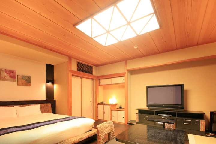 Room 12 of 43