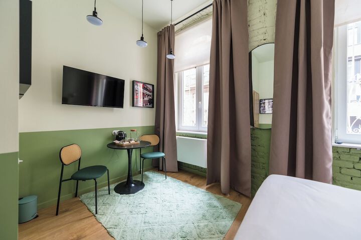Room 16 of 52