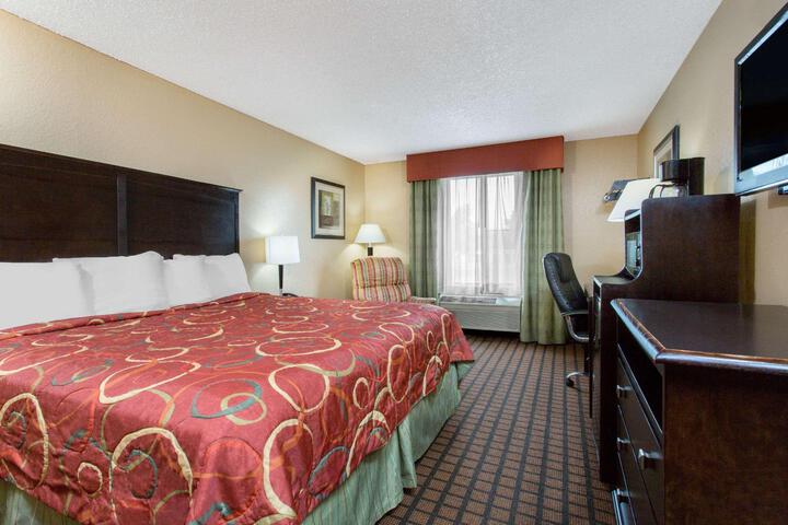 1 King Bed (3 of 3)