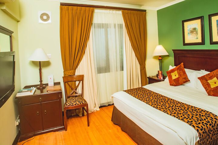 Room 2 of 11