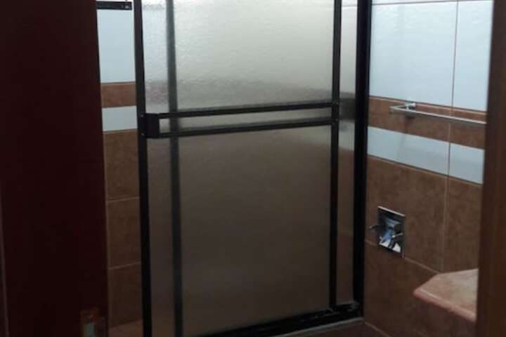 Room 4 of 9