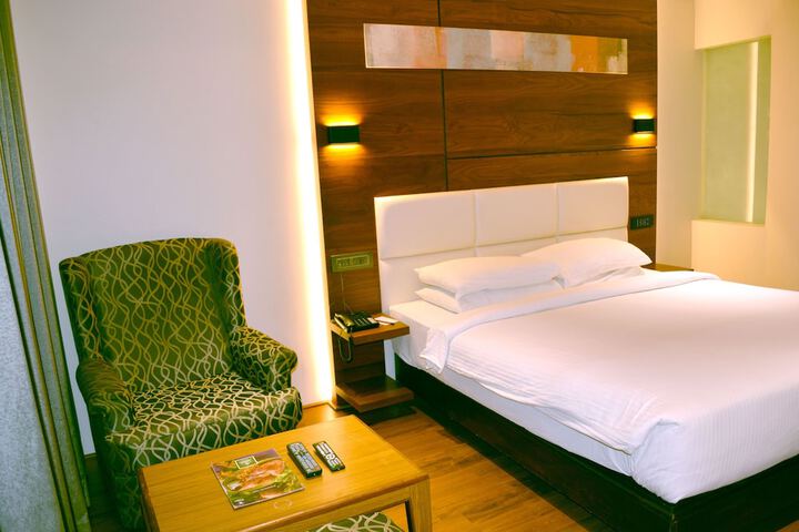 Room 3 of 27