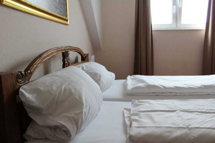 Room 15 of 68