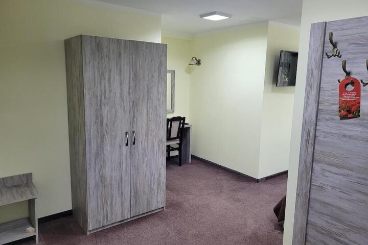 Room 12 of 73