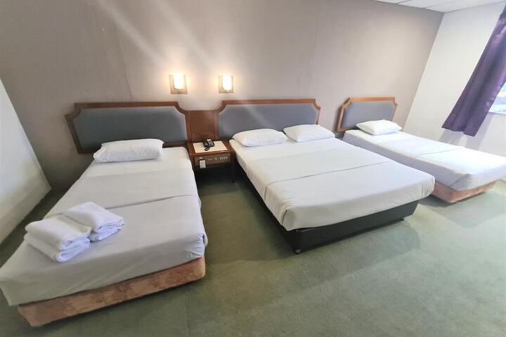Room 12 of 86