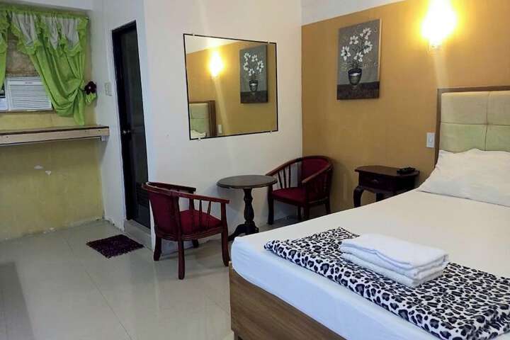 Room 4 of 23