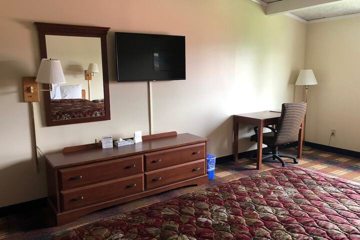 Standard | King Bed (1 of 12)