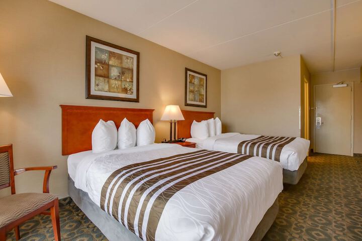 2 Double Beds High Speed Internet Accessible Sitting Area Patio Full Breakfast (1 of 11)