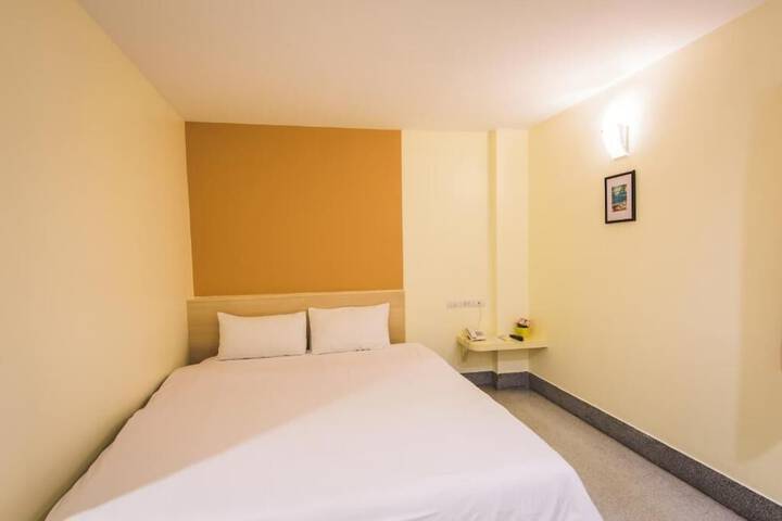 Room 19 of 39