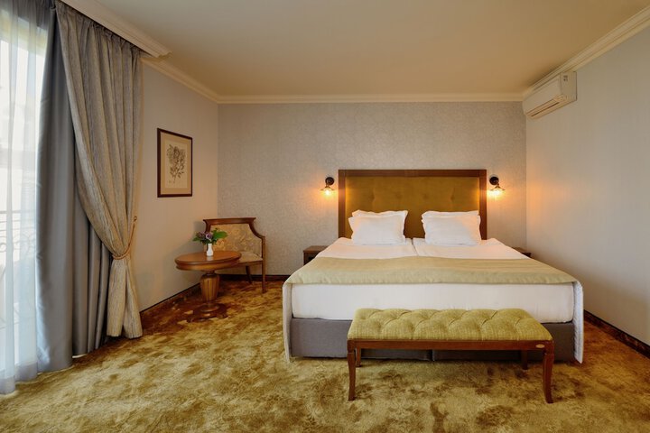 Room 10 of 55