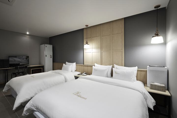 Room 19 of 110