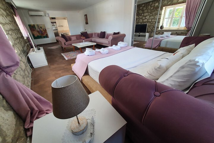 Room 4 of 30