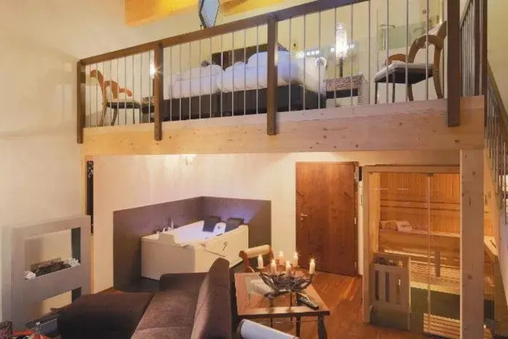 Room 13 of 29
