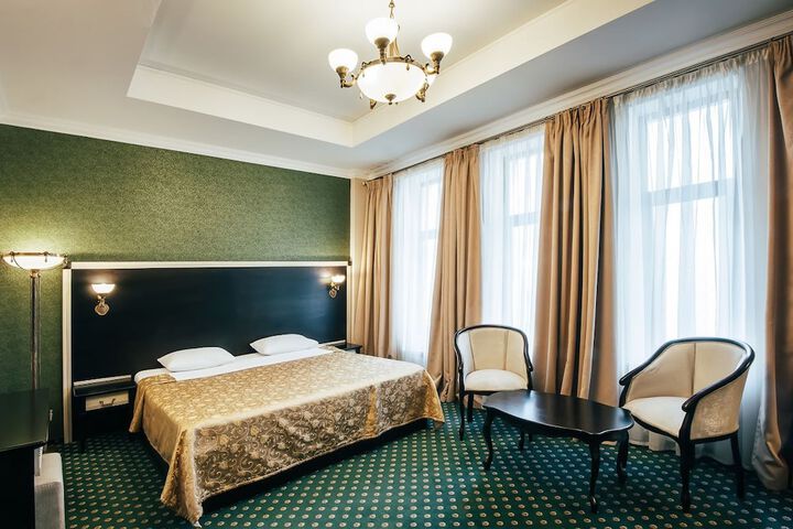 Room 7 of 48