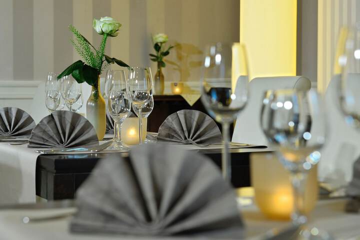 Dining 33 of 41