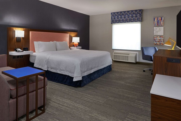 Room 7 of 33