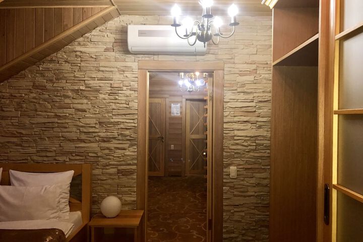 Room 13 of 68