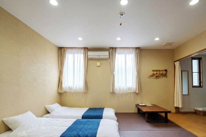 Room 52 of 82