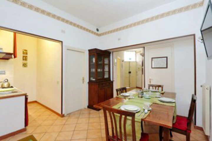 Room 44 of 166