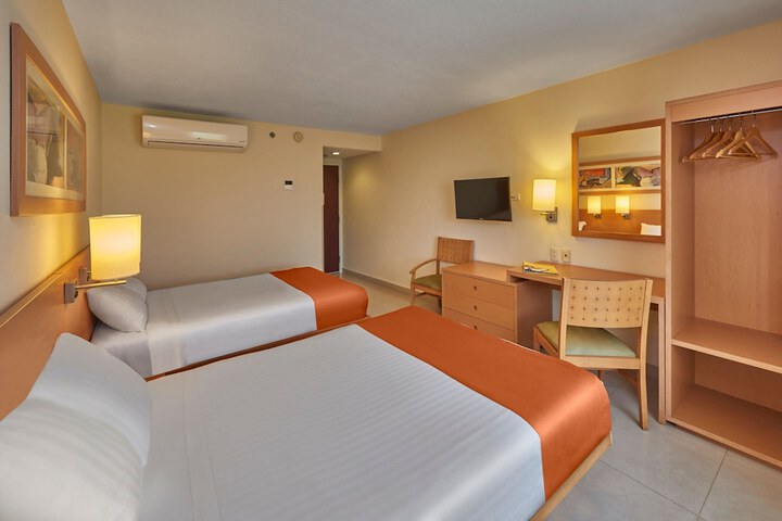 Room 6 of 24