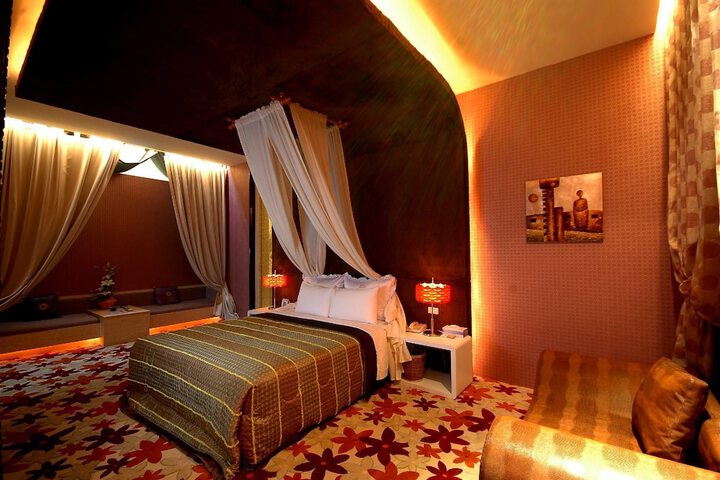 Room 6 of 49