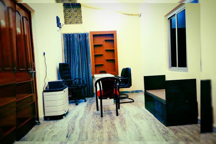 Room 6 of 11