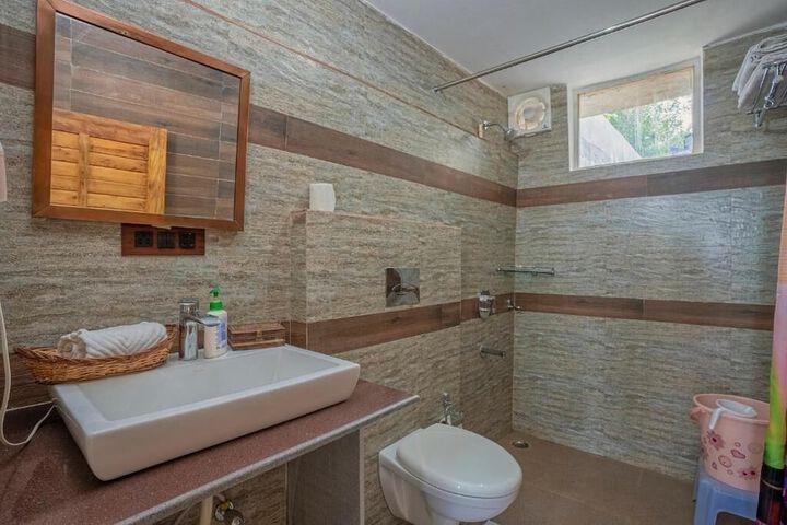 Room 14 of 30