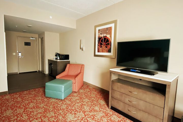 1 King Bed (8 of 23)
