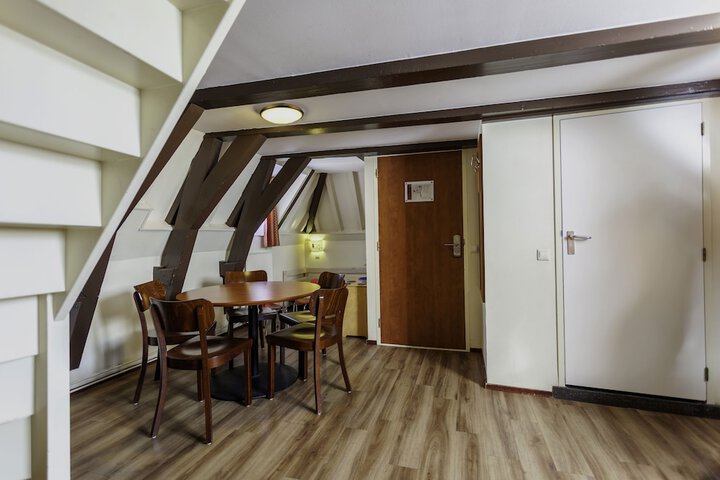 Room 22 of 118